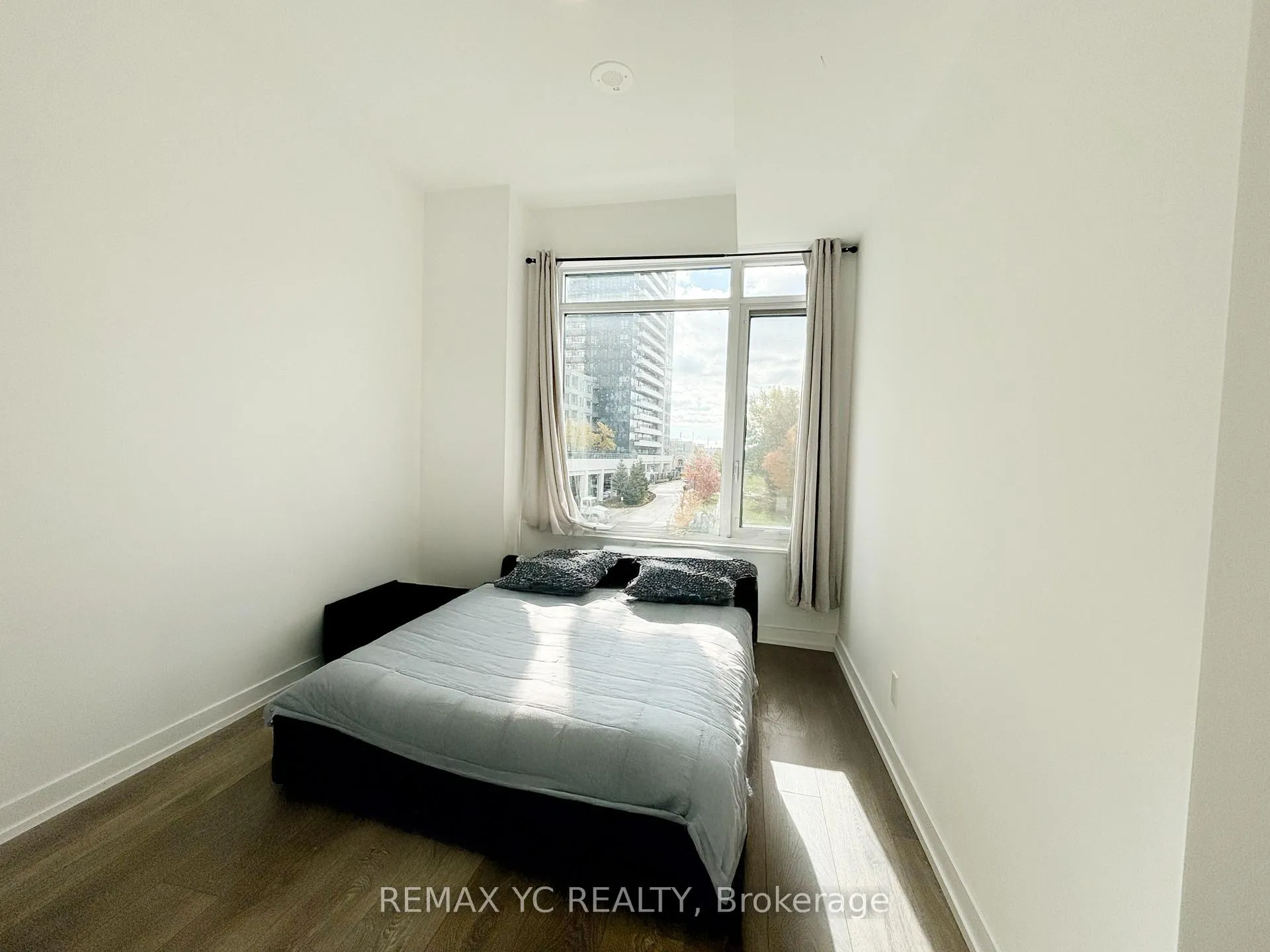 Photo 10 of Unit 324, 8 Beverley Glen Boulevard, Vaughan, Beverley Glen — HOMEH