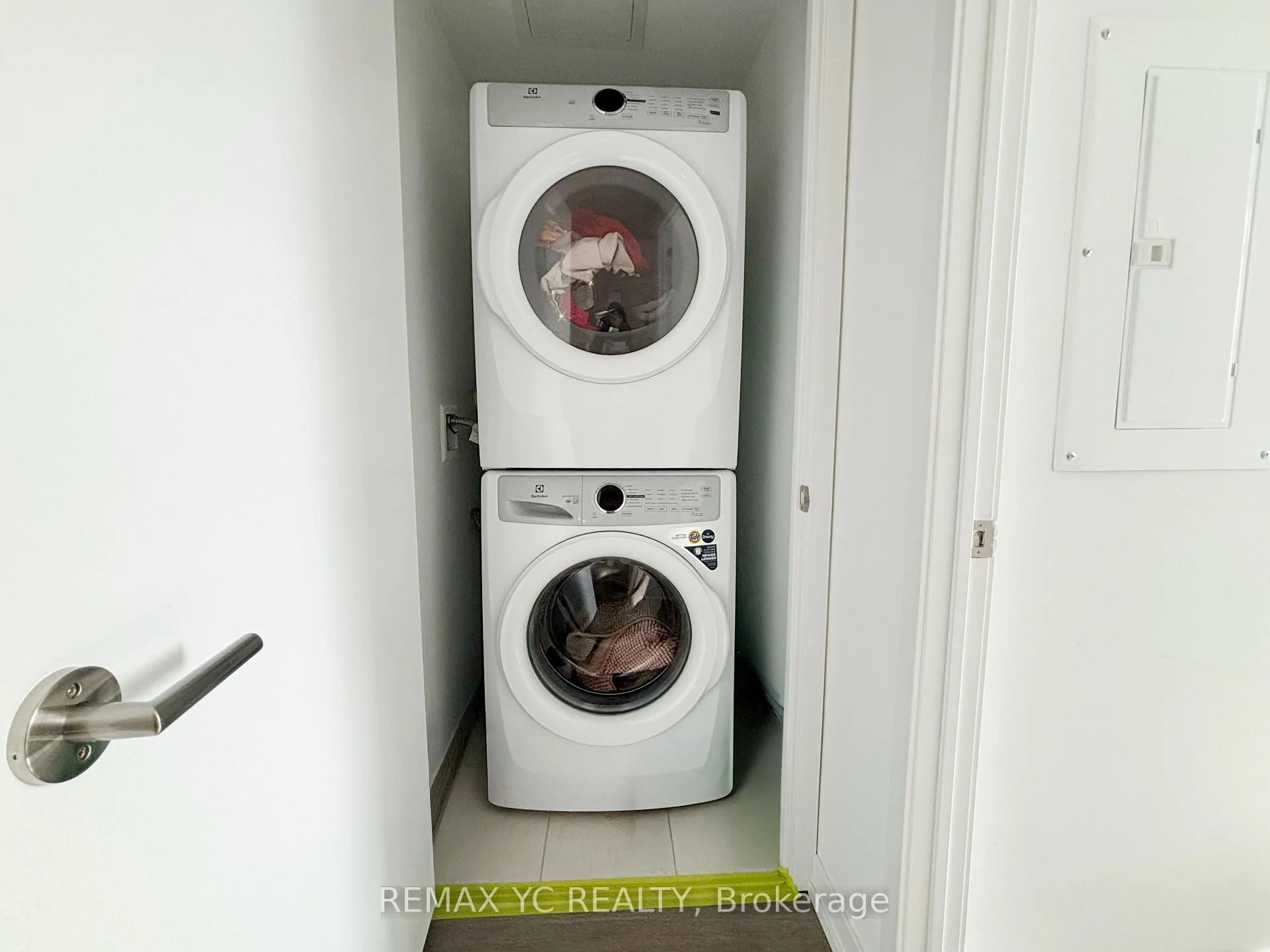 Photo 11 of Unit 324, 8 Beverley Glen Boulevard, Vaughan, Beverley Glen — HOMEH