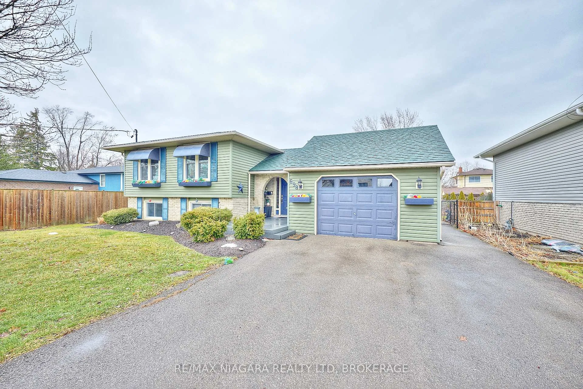 Front of 698 Buffalo Road