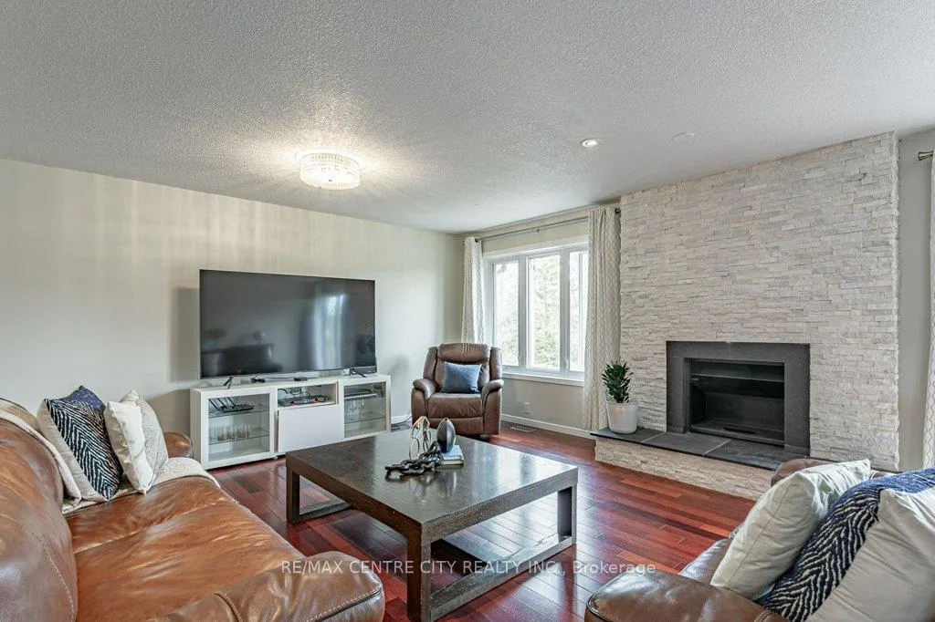Photo 8 of 194 Commissioners Road E, London, South G — HOMEH
