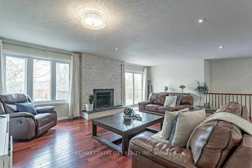 Photo 10 of 194 Commissioners Road E, London, South G — HOMEH