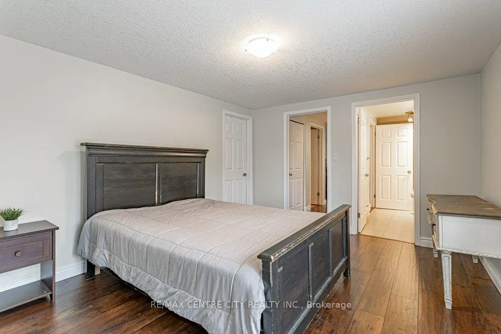 Photo 32 of 194 Commissioners Road E, London, South G — HOMEH
