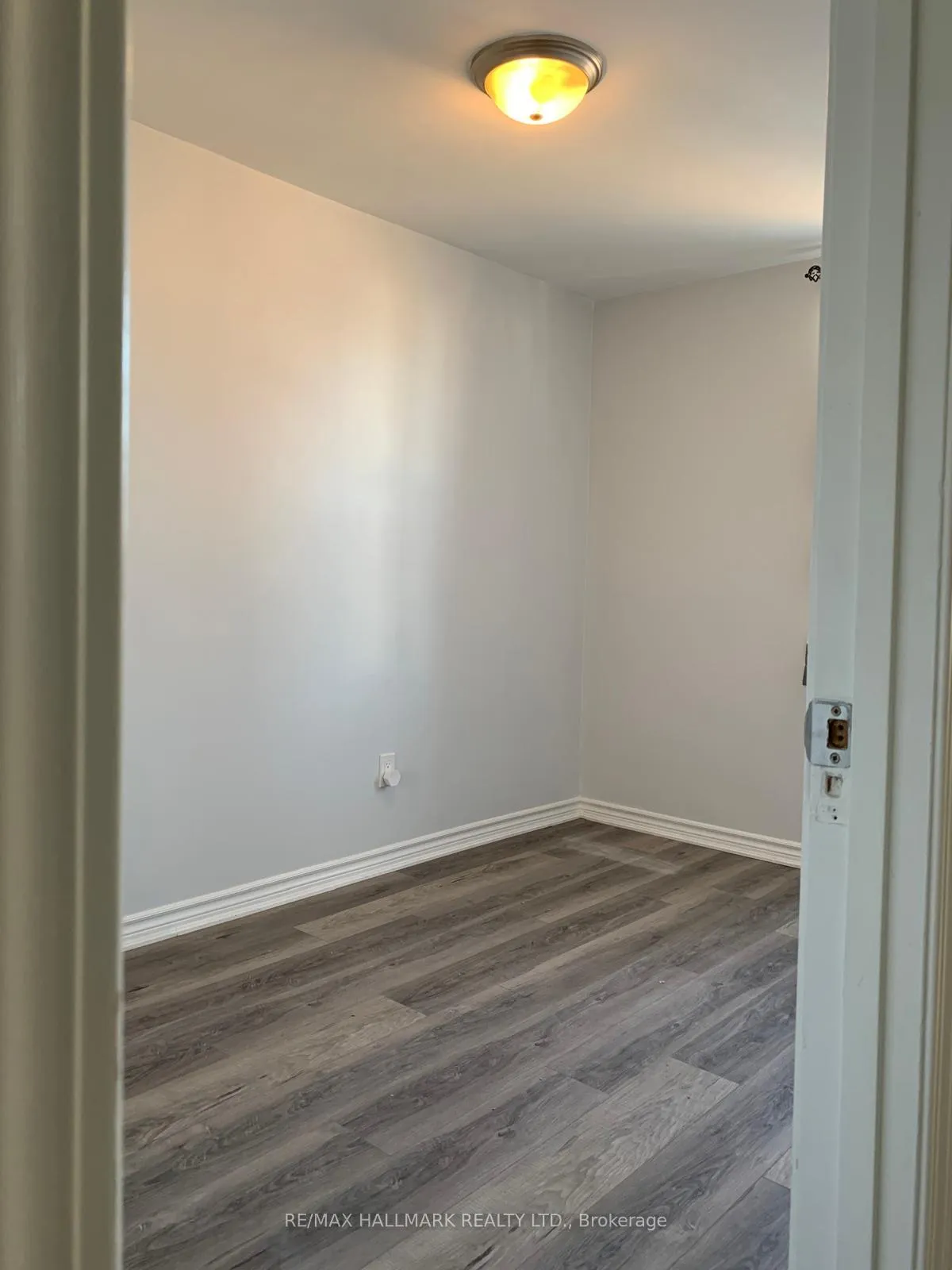 Photo 12 of Unit Main, 70 Rockwell Avenue, Toronto, Weston-Pellam Park — HOMEH