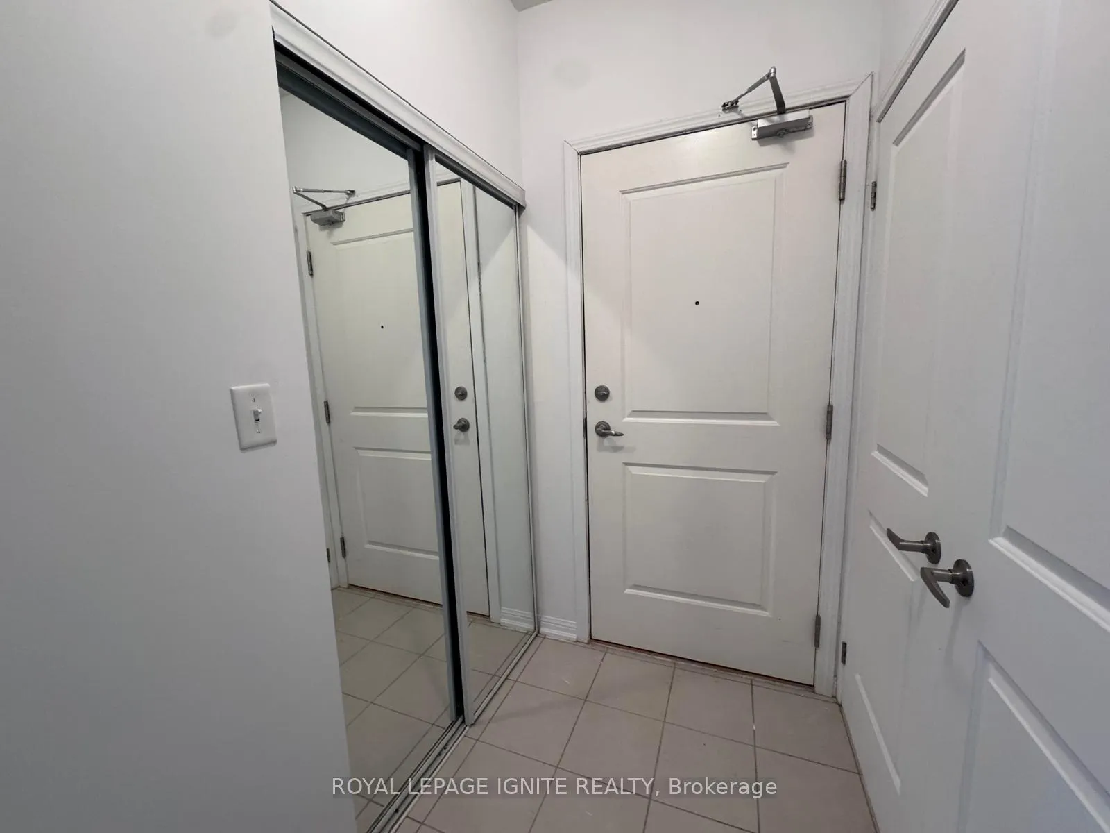 Photo 9 of Unit 109, 5 Sidney Lane, Clarington, Bowmanville — HOMEH