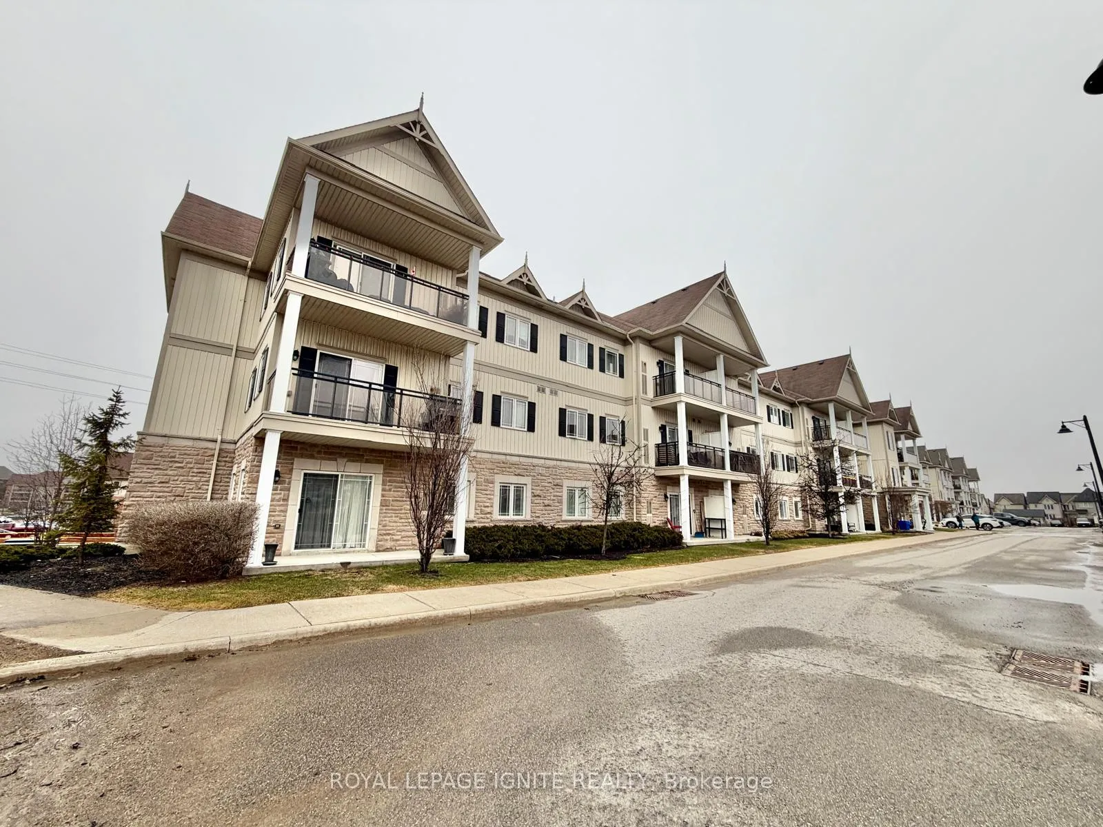 Photo 12 of Unit 109, 5 Sidney Lane, Clarington, Bowmanville — HOMEH