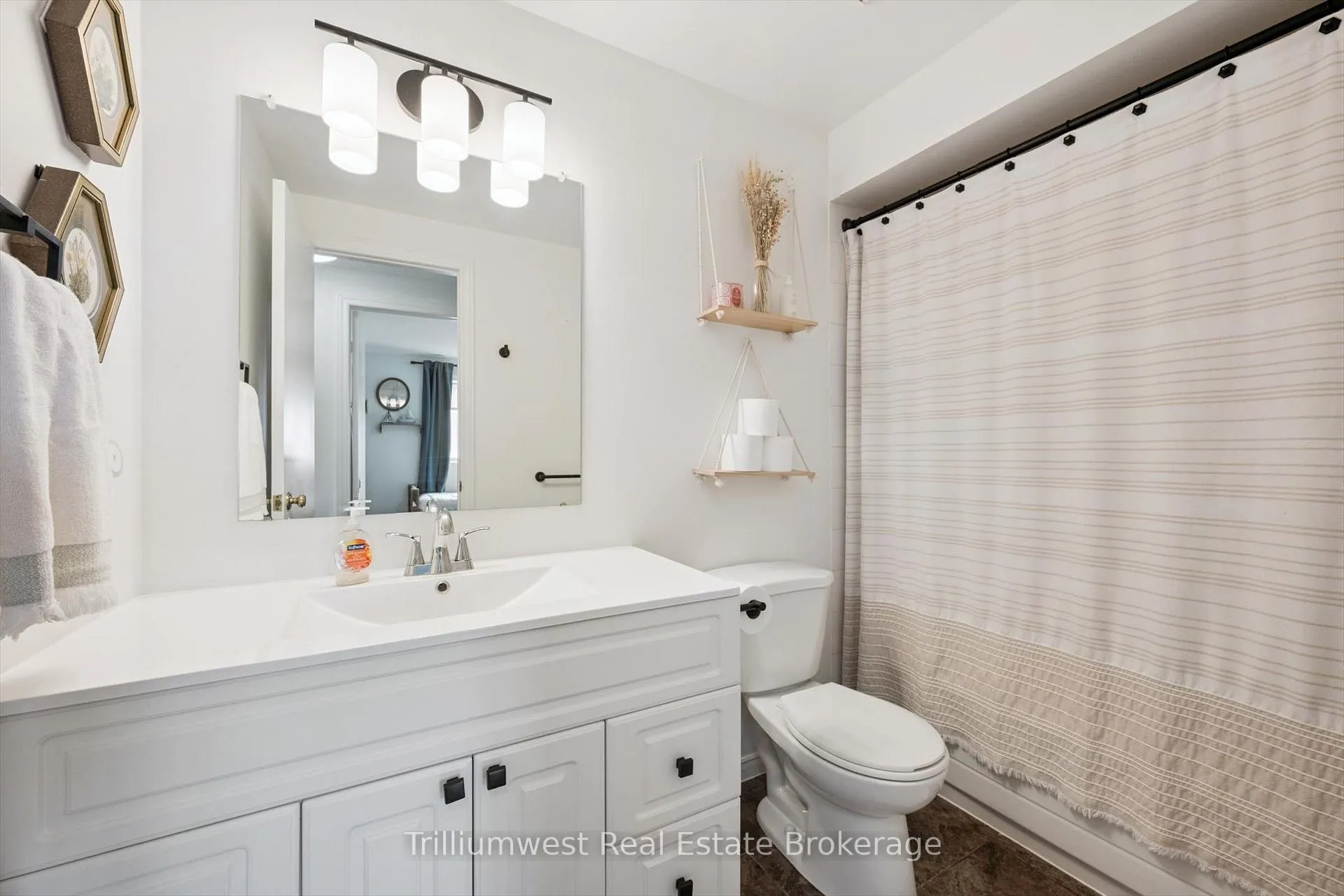 Photo 17 of 185 Forrest Avenue E, Wilmot — HOMEH