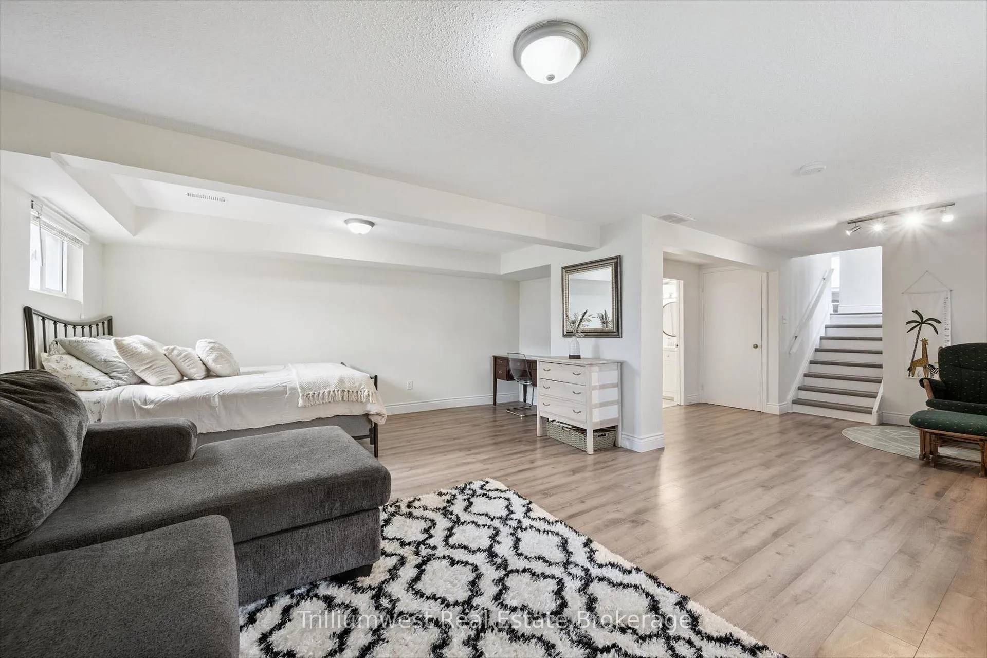 Photo 21 of 185 Forrest Avenue E, Wilmot — HOMEH