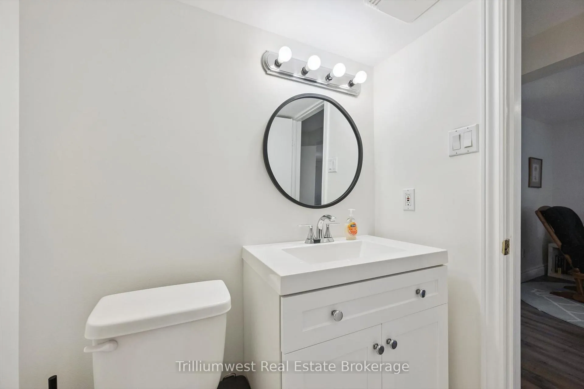 Photo 24 of 185 Forrest Avenue E, Wilmot — HOMEH