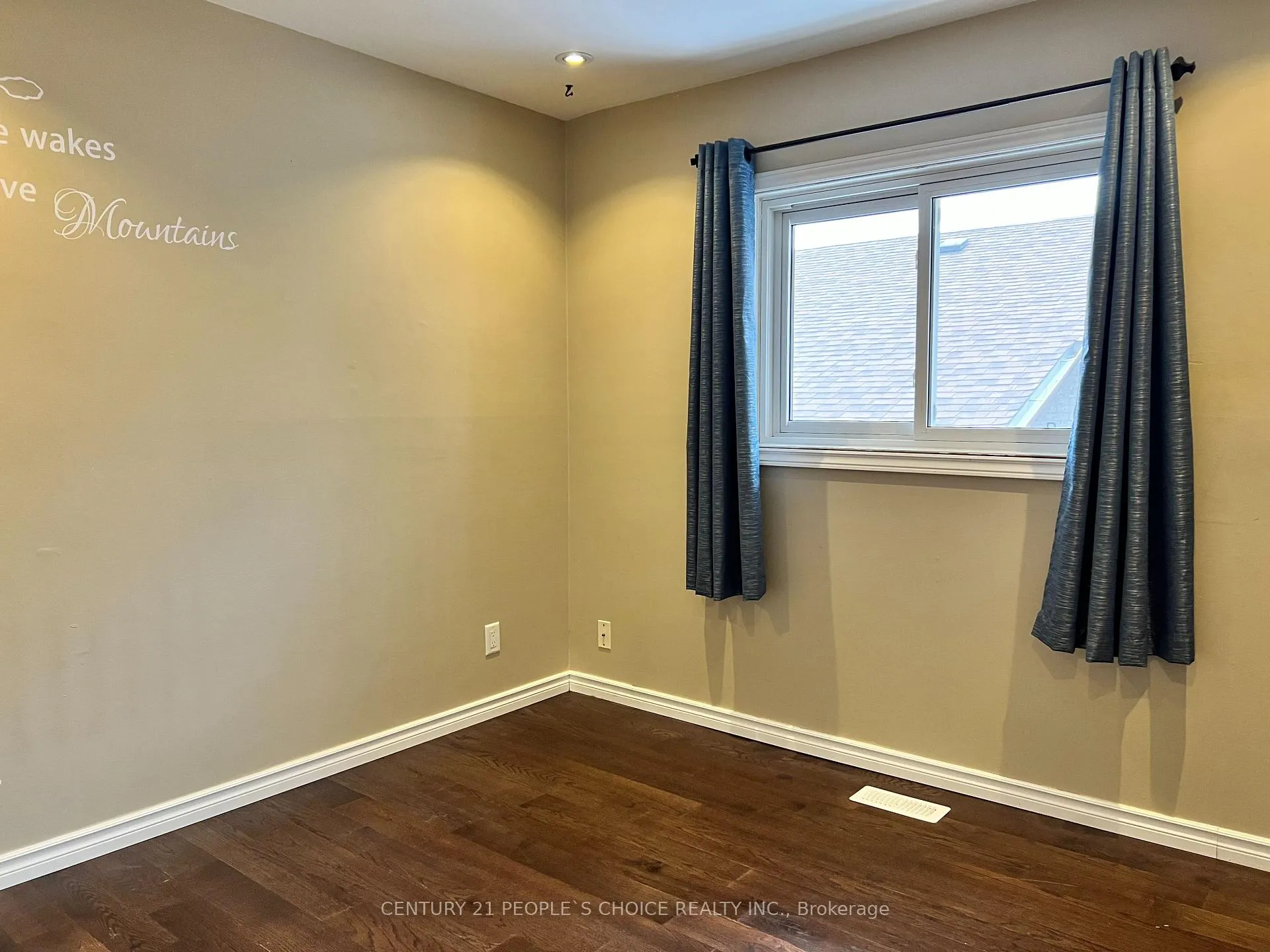 Photo 11 of 10 Golfhaven Drive, Scarborough, Woburn — HOMEH