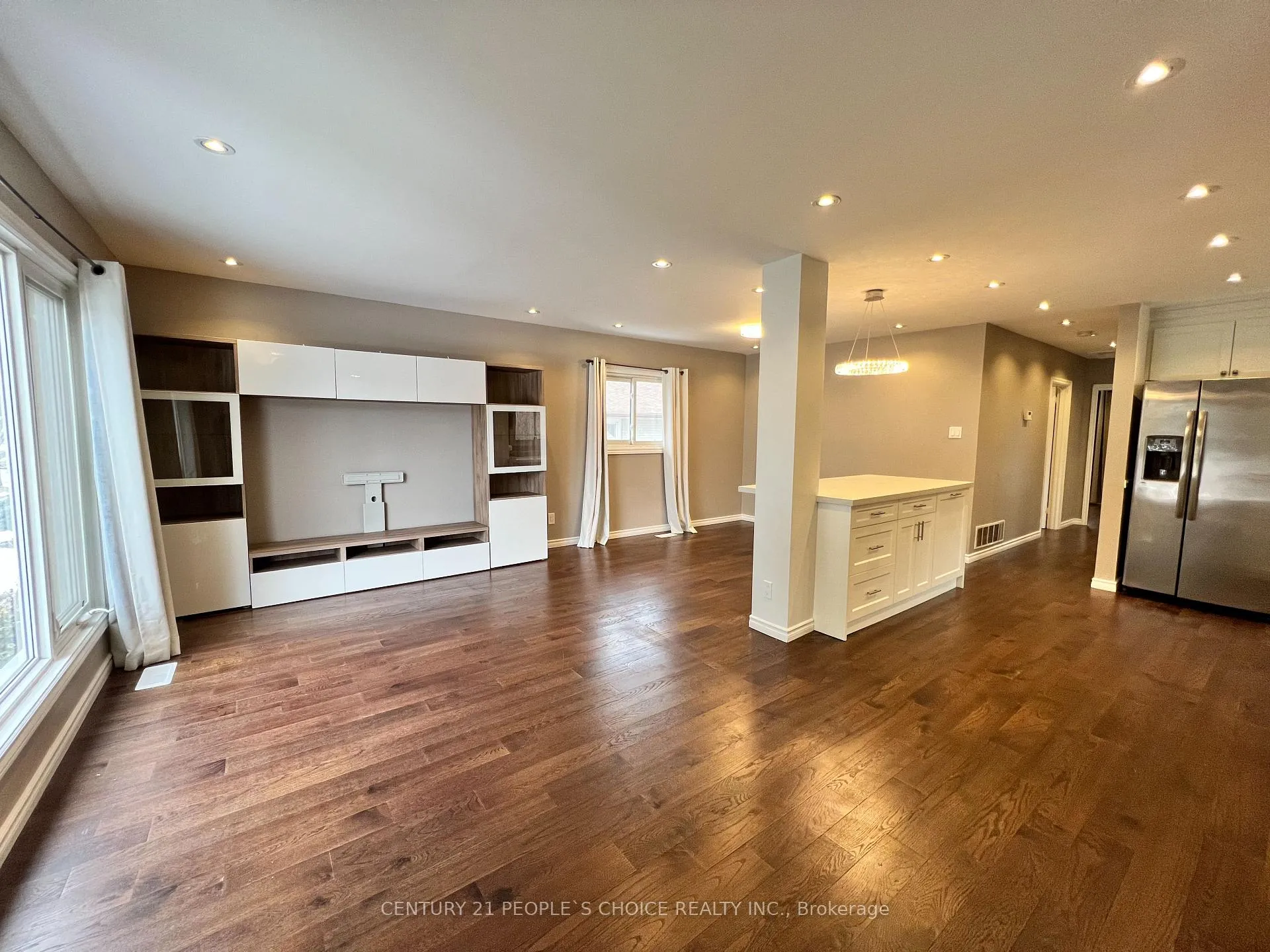 Photo 13 of 10 Golfhaven Drive, Scarborough, Woburn — HOMEH