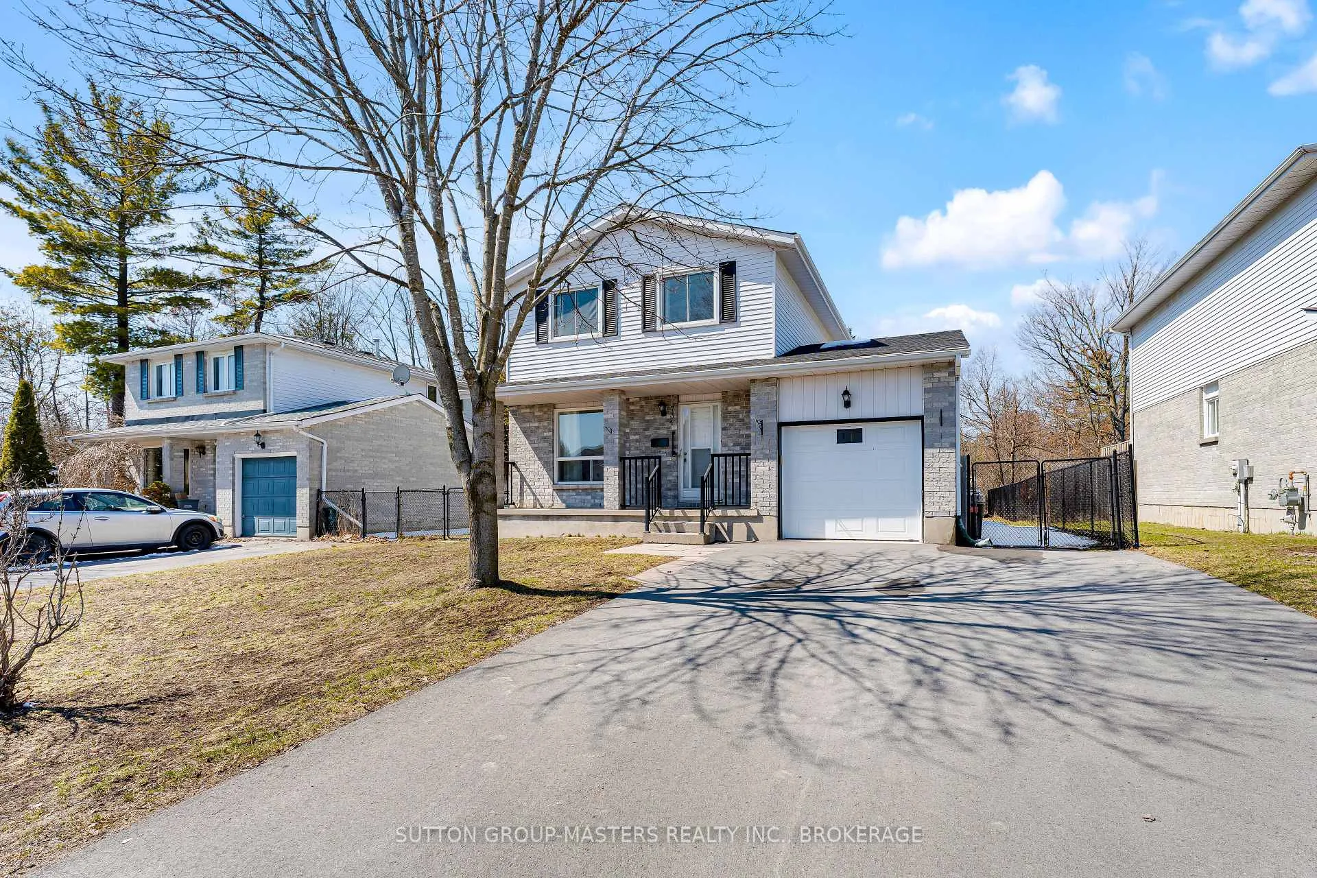 Photo 3 of 734 Cedarwood Drive, Kingston, City Northwest — HOMEH