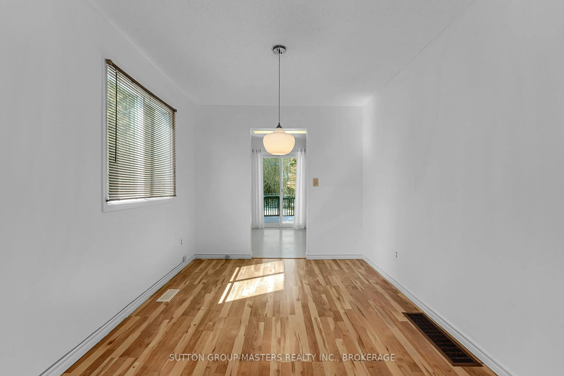Photo 9 of 734 Cedarwood Drive, Kingston, City Northwest — HOMEH
