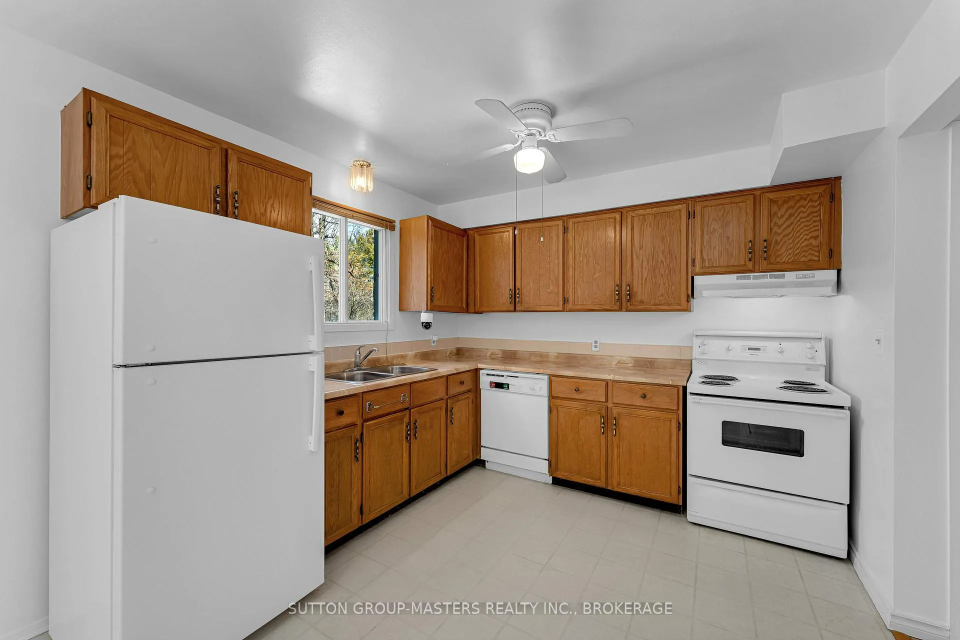 Photo 13 of 734 Cedarwood Drive, Kingston, City Northwest — HOMEH