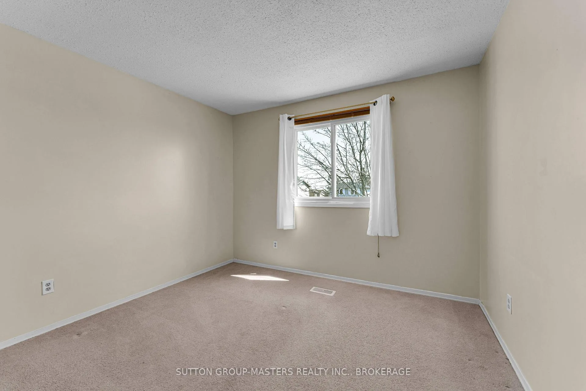 Photo 22 of 734 Cedarwood Drive, Kingston, City Northwest — HOMEH