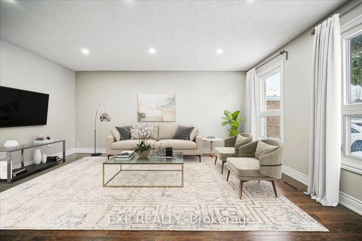 Photo 4 of 44 Newcastle Crescent, Brampton, Westgate — HOMEH