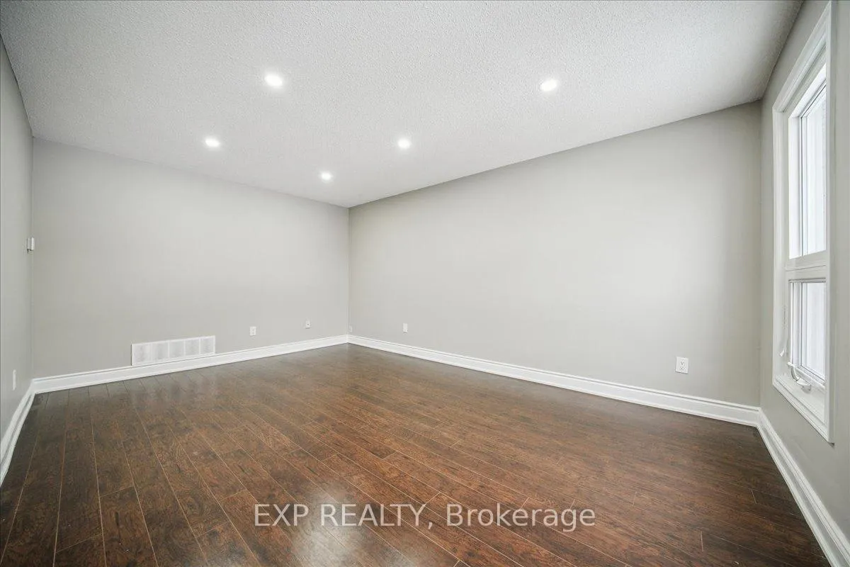 Photo 5 of 44 Newcastle Crescent, Brampton, Westgate — HOMEH