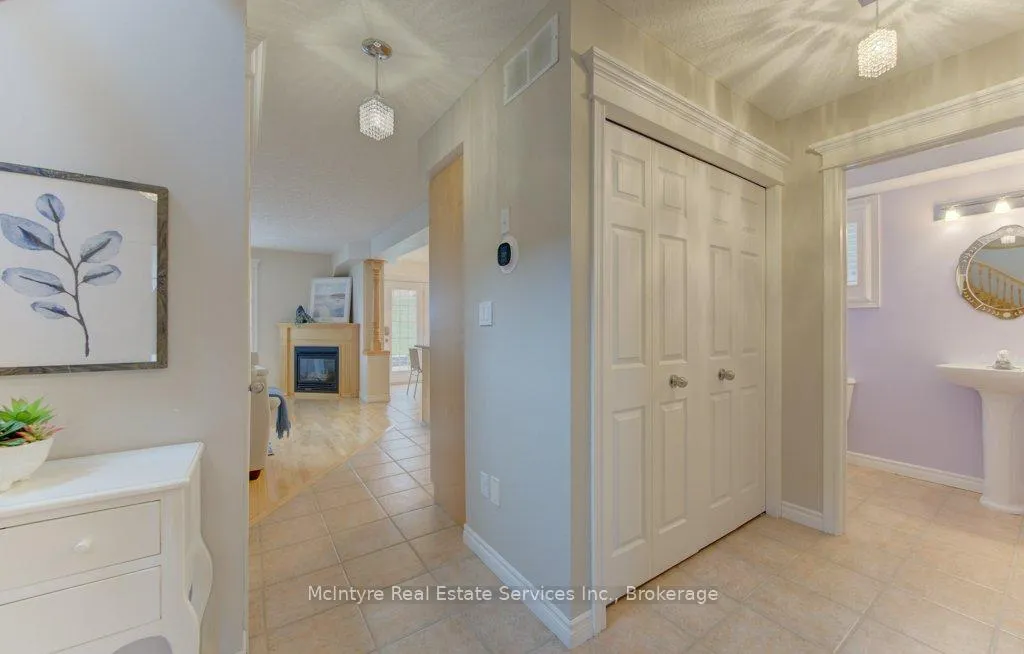 Photo 8 of 28 Wisteria Court, Waterloo — HOMEH