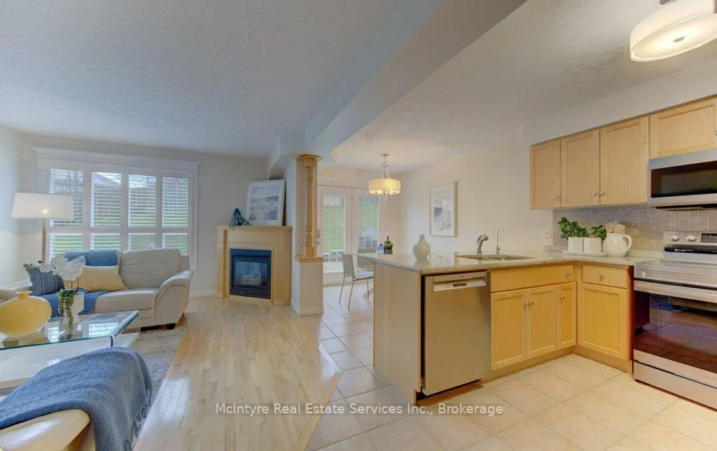 Photo 10 of 28 Wisteria Court, Waterloo — HOMEH