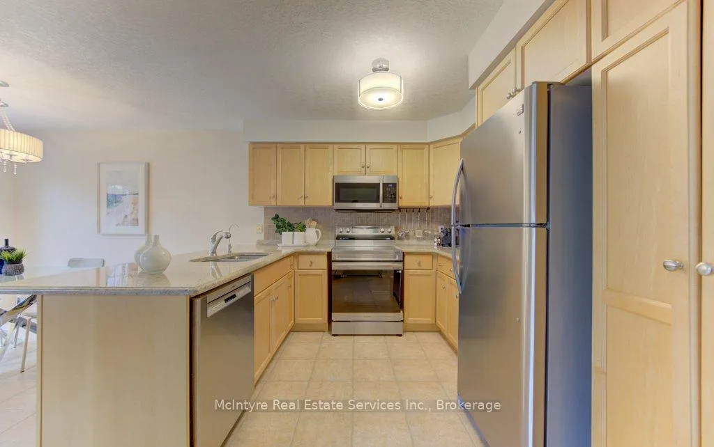 Photo 11 of 28 Wisteria Court, Waterloo — HOMEH