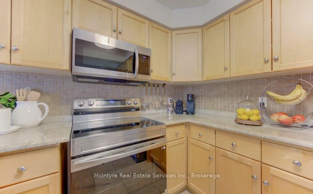 Photo 13 of 28 Wisteria Court, Waterloo — HOMEH