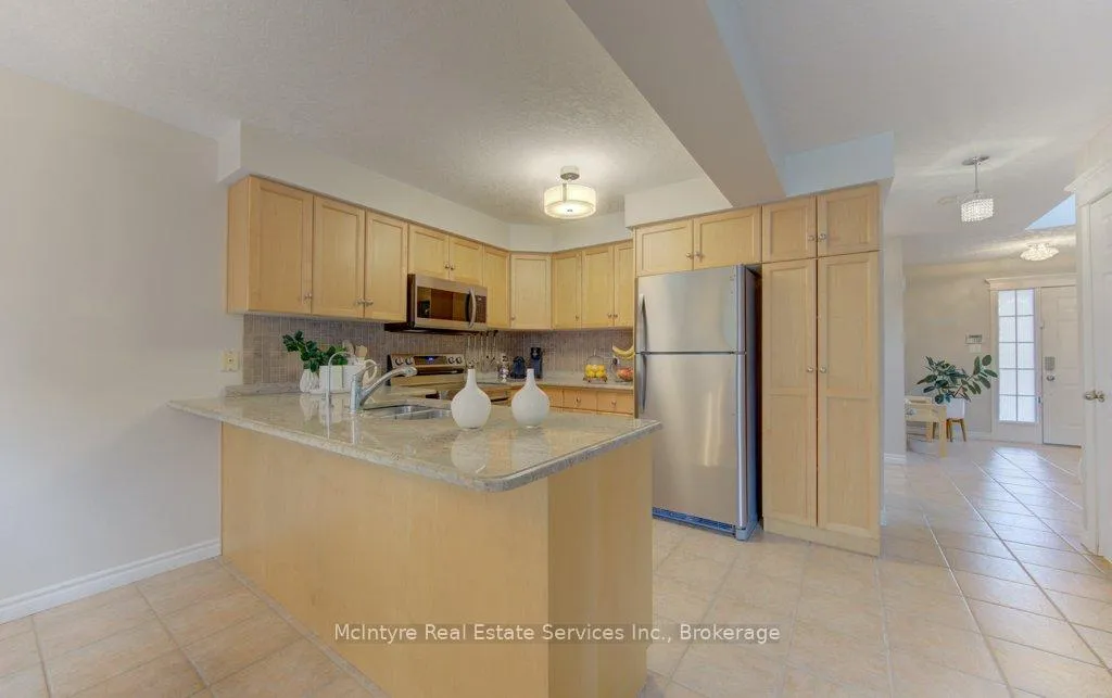Photo 14 of 28 Wisteria Court, Waterloo — HOMEH