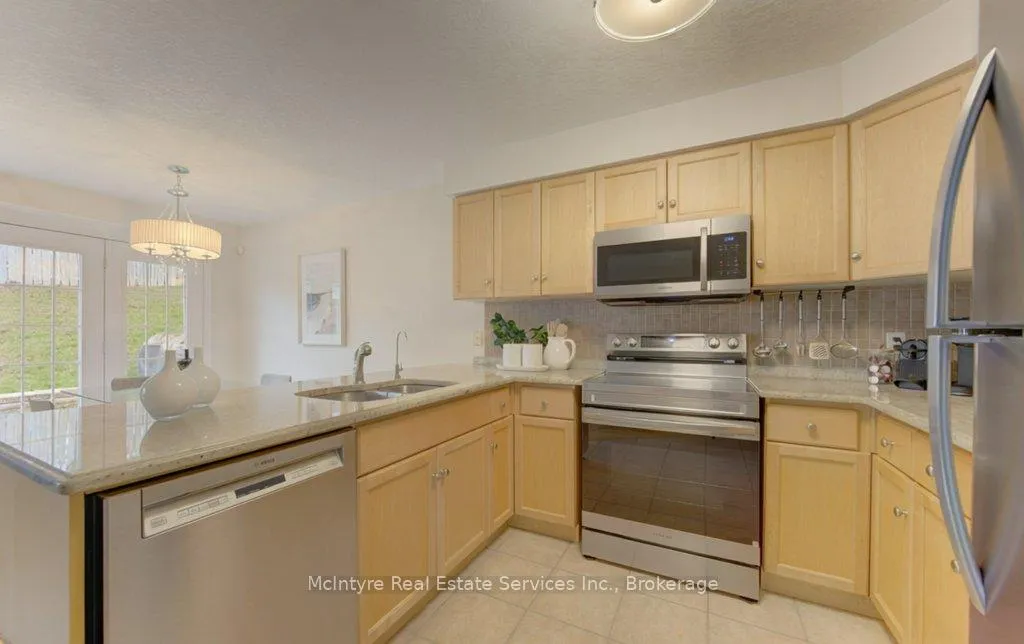 Photo 17 of 28 Wisteria Court, Waterloo — HOMEH