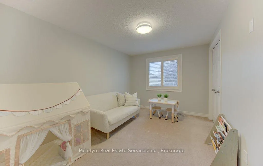 Photo 33 of 28 Wisteria Court, Waterloo — HOMEH