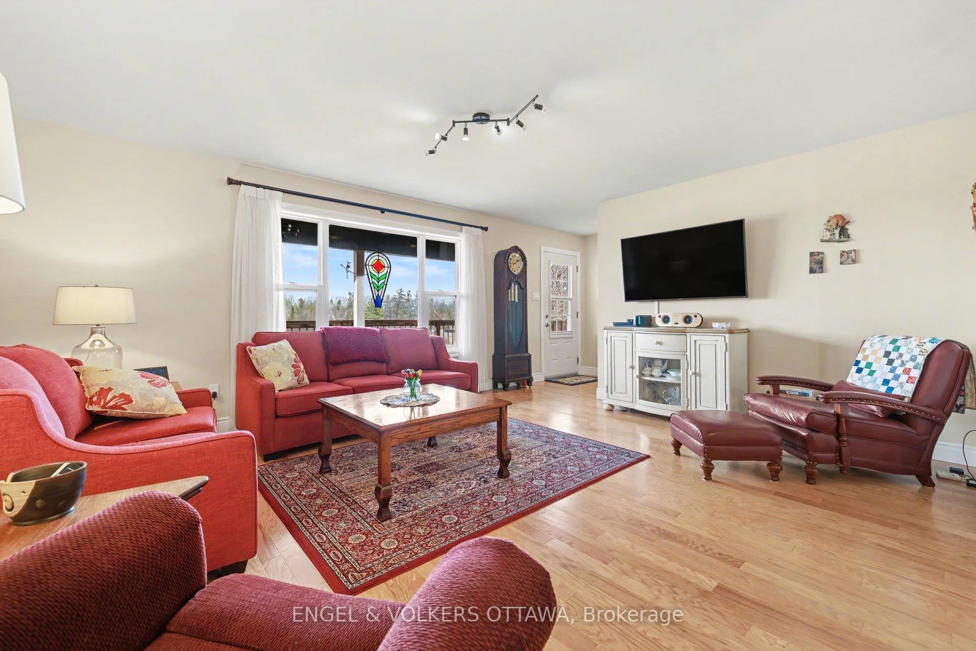 Photo 9 of 85 Otteridge Avenue, Renfrew — HOMEH