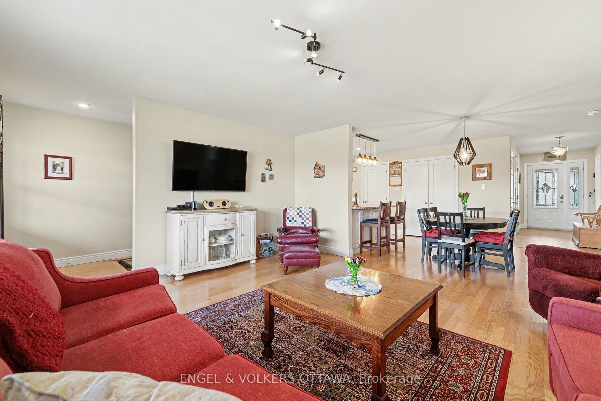 Photo 10 of 85 Otteridge Avenue, Renfrew — HOMEH