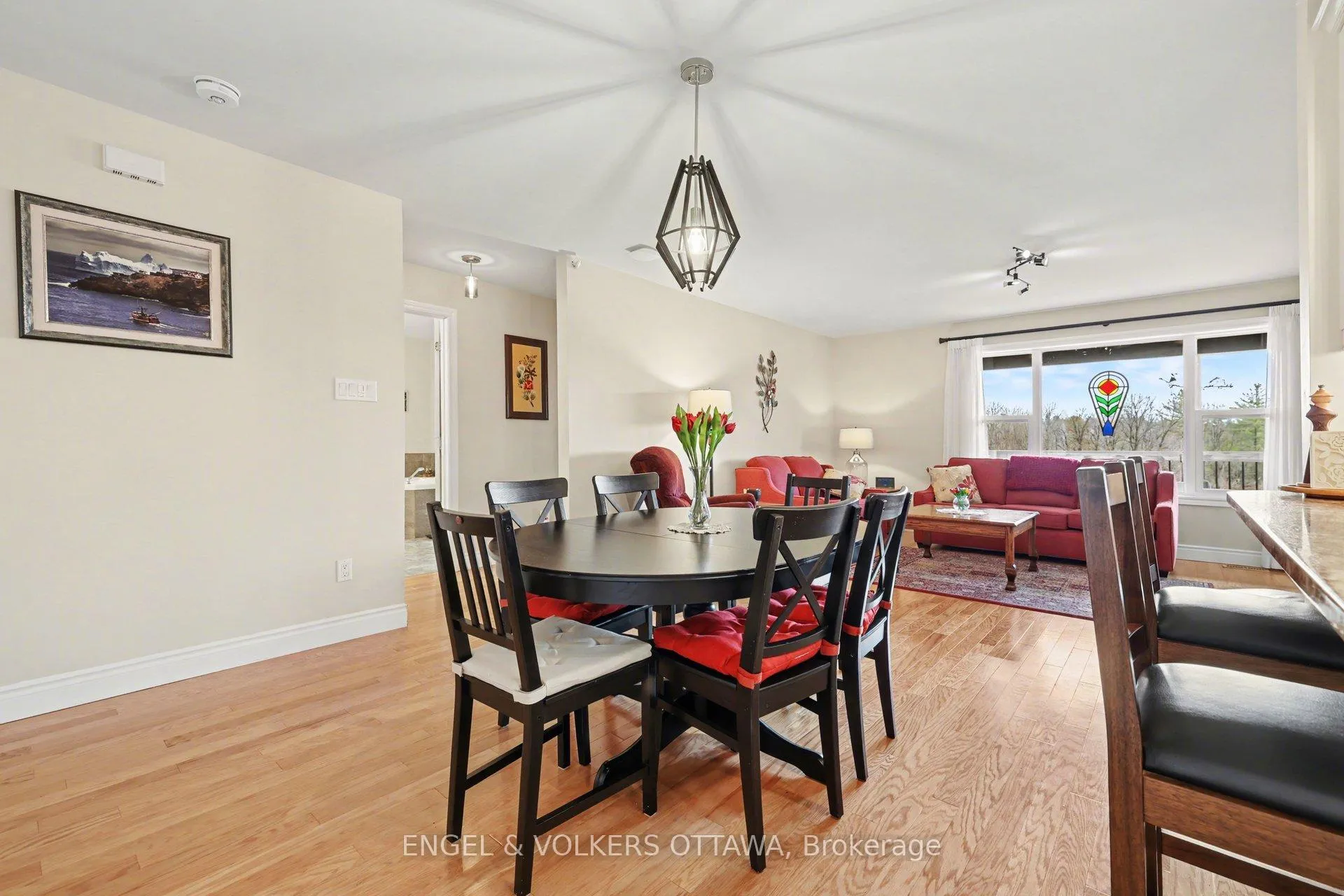 Photo 11 of 85 Otteridge Avenue, Renfrew — HOMEH