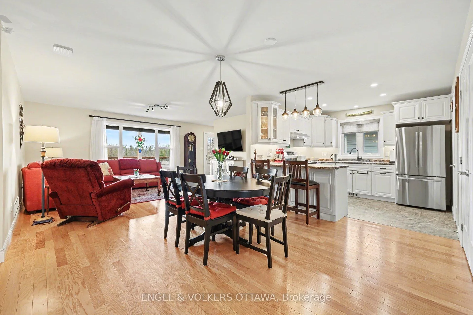 Photo 12 of 85 Otteridge Avenue, Renfrew — HOMEH