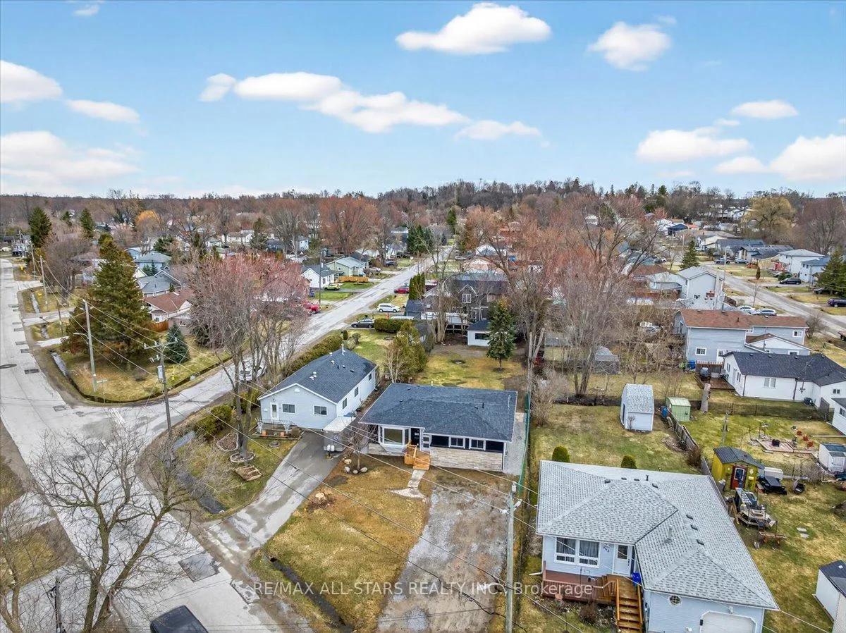 Photo 13 of 501 Lake Drive S, Georgina, Keswick South — HOMEH
