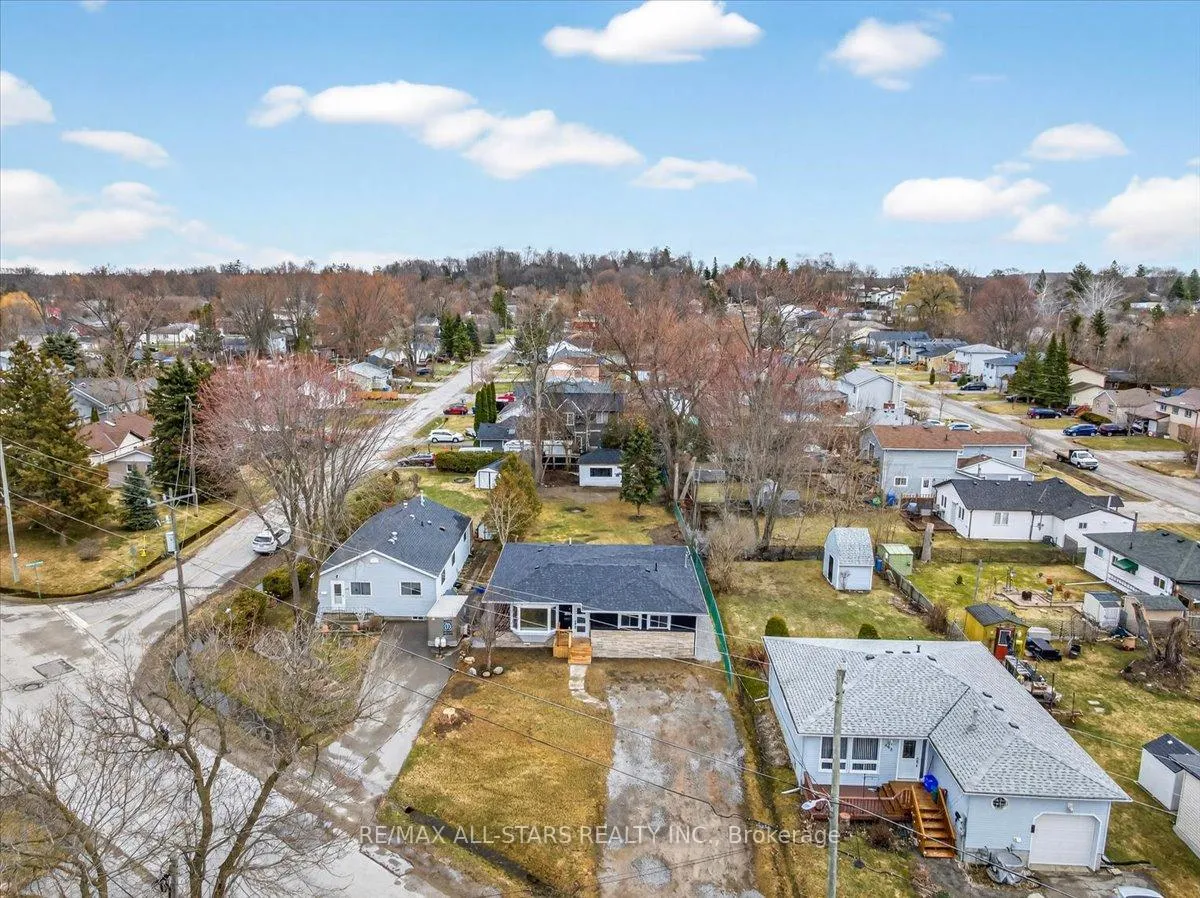 Photo 18 of 501 Lake Drive S, Georgina, Keswick South — HOMEH