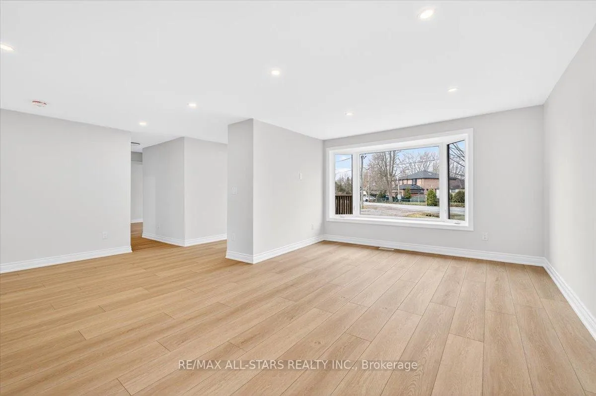 Photo 22 of 501 Lake Drive S, Georgina, Keswick South — HOMEH