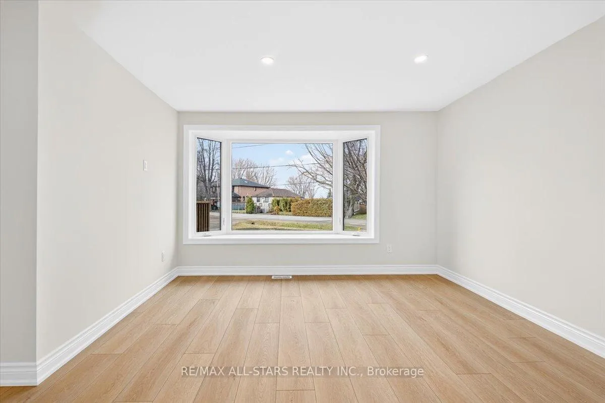 Photo 23 of 501 Lake Drive S, Georgina, Keswick South — HOMEH
