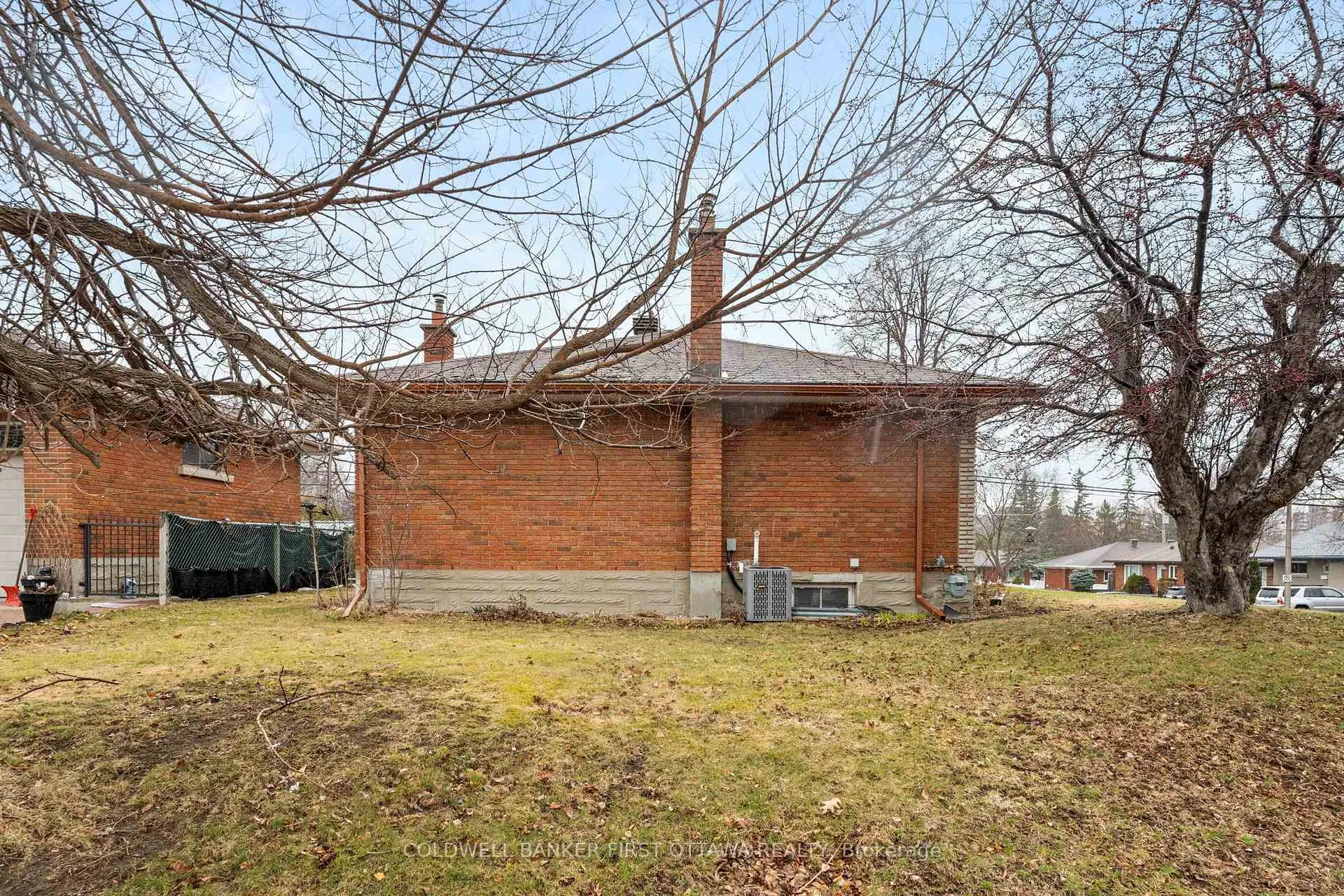 Photo 30 of 2066 Saunderson Drive, Ottawa, Elmvale Acres — HOMEH