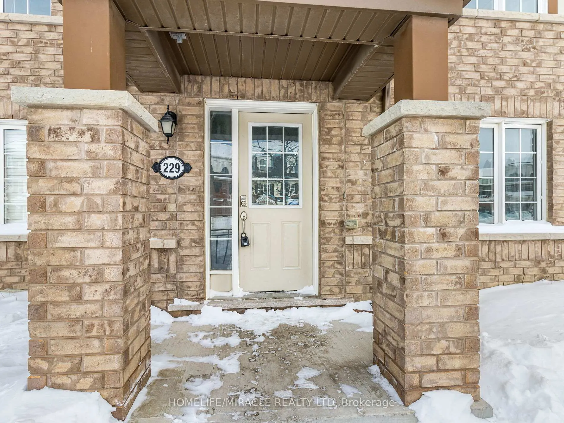 Photo 3 of 229 Remembrance Road, Brampton, Northwest Brampton — HOMEH