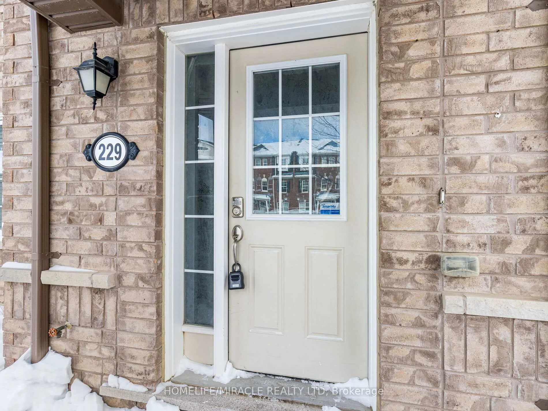 Photo 5 of 229 Remembrance Road, Brampton, Northwest Brampton — HOMEH