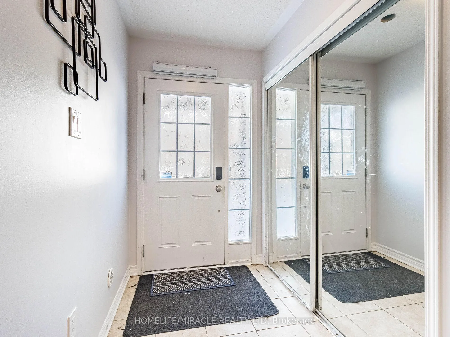 Photo 4 of 229 Remembrance Road, Brampton, Northwest Brampton — HOMEH
