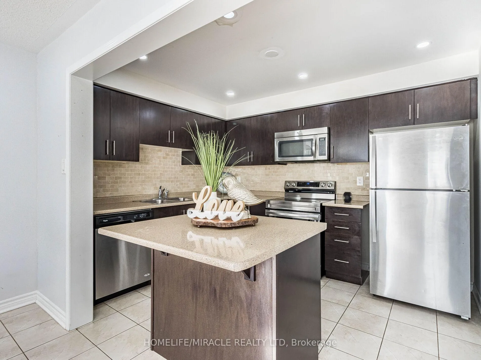 Photo 10 of 229 Remembrance Road, Brampton, Northwest Brampton — HOMEH