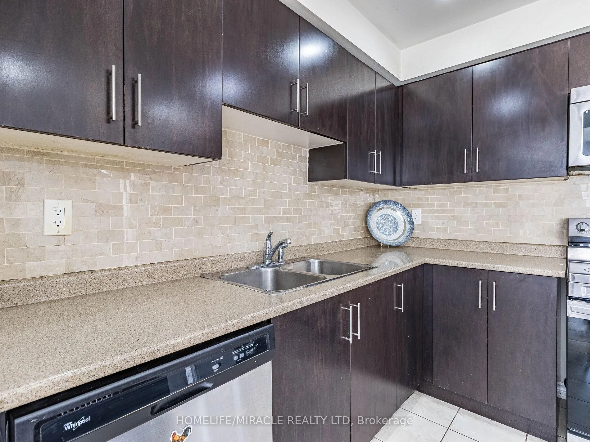Photo 11 of 229 Remembrance Road, Brampton, Northwest Brampton — HOMEH