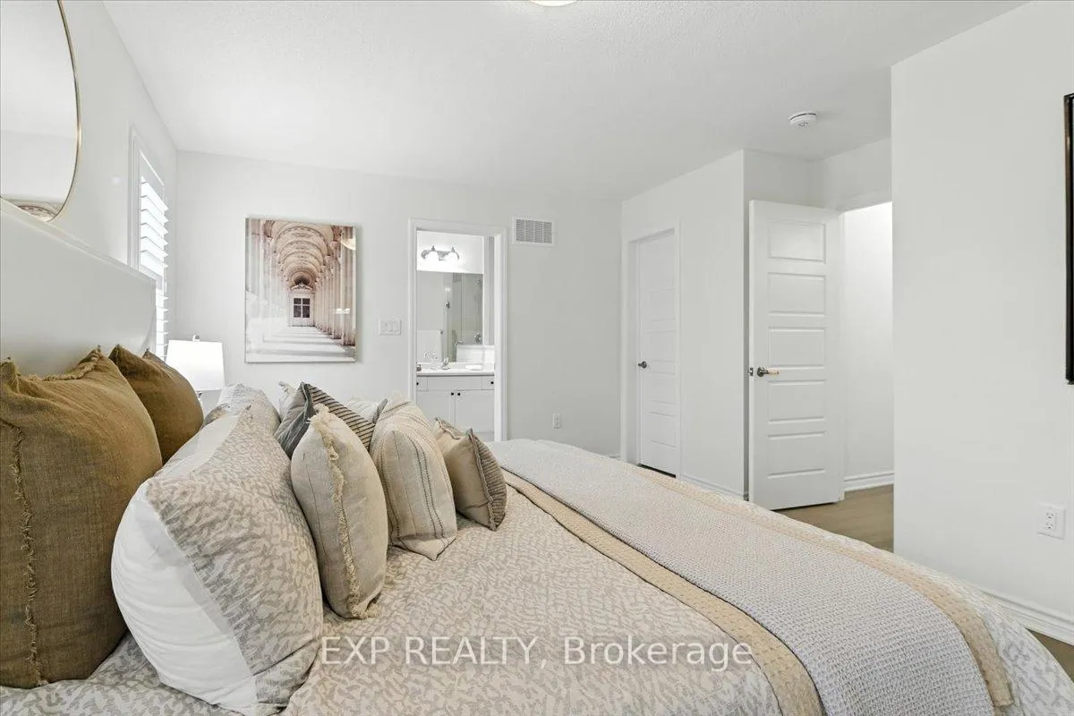 Photo 33 of 3303 Thunderbird Promenade, Pickering, Rural Pickering — HOMEH