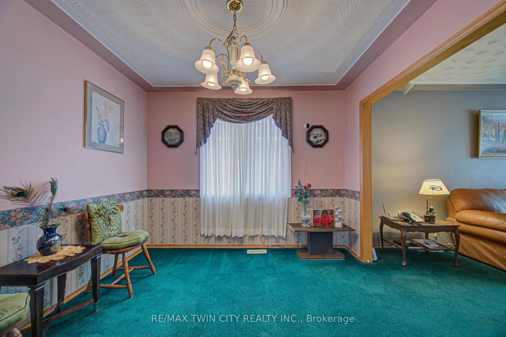 Photo 11 of 489 Northlake Drive, Waterloo — HOMEH