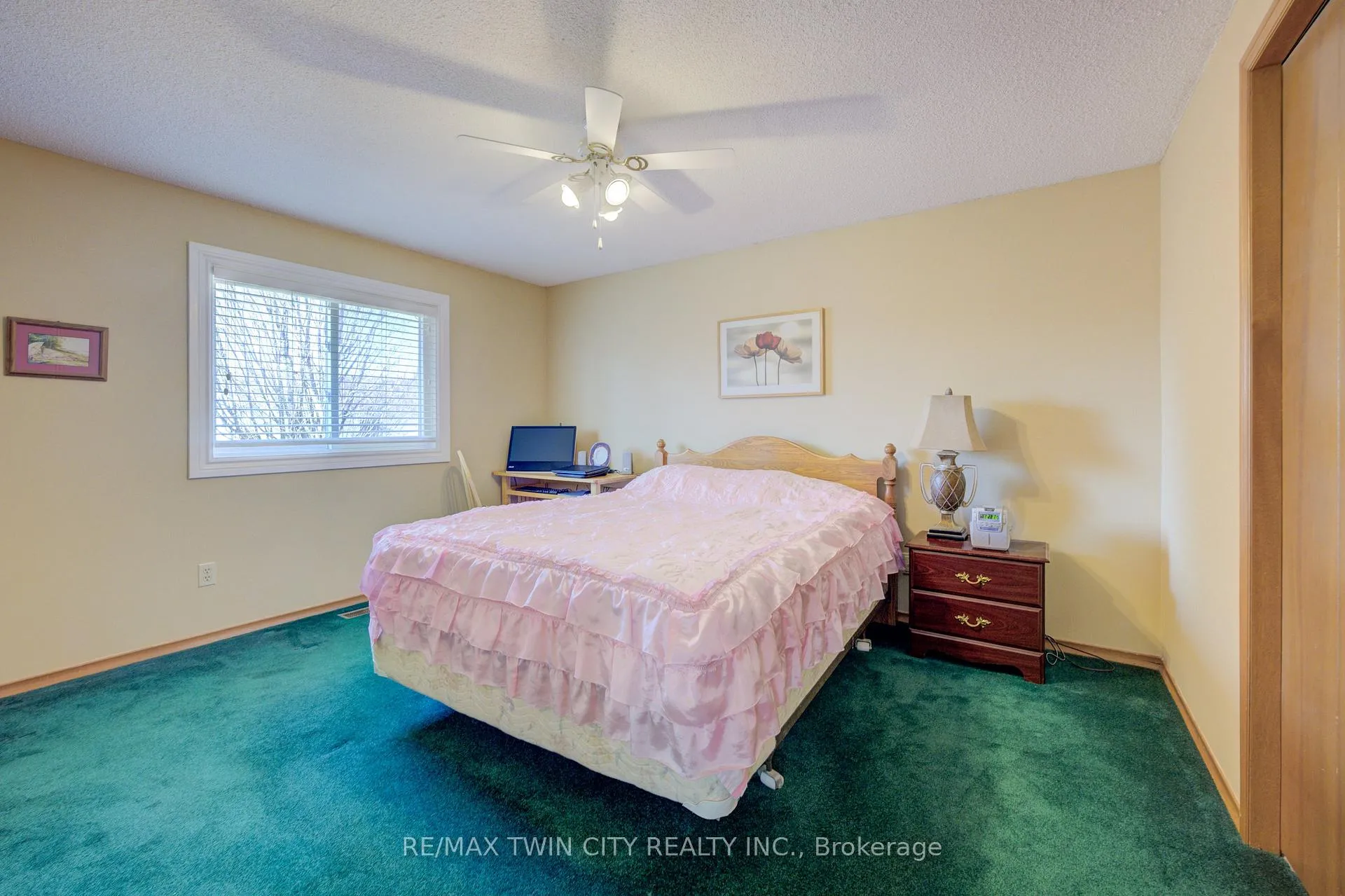 Photo 19 of 489 Northlake Drive, Waterloo — HOMEH
