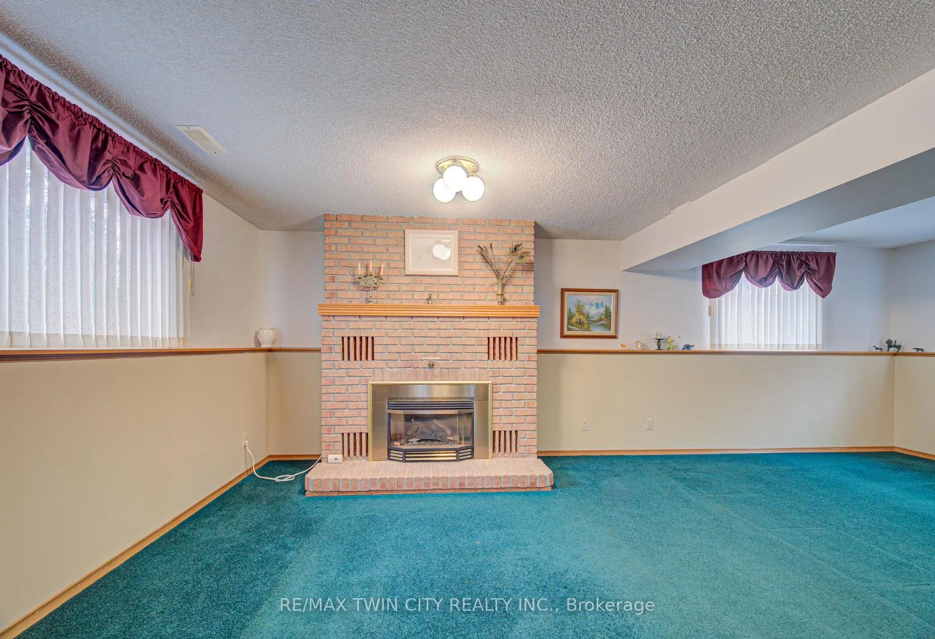 Photo 25 of 489 Northlake Drive, Waterloo — HOMEH