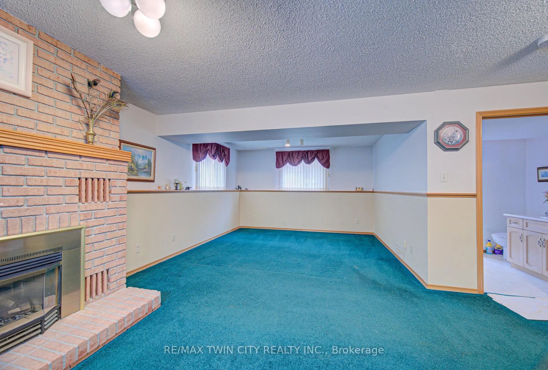 Photo 26 of 489 Northlake Drive, Waterloo — HOMEH