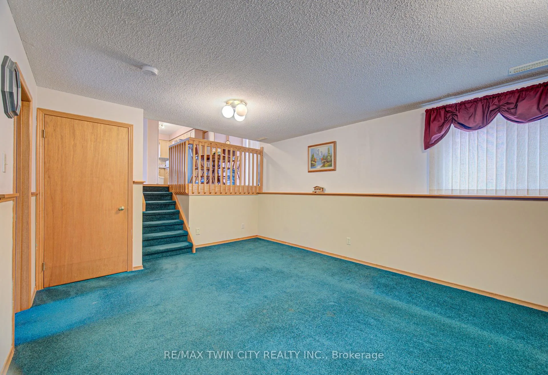 Photo 27 of 489 Northlake Drive, Waterloo — HOMEH