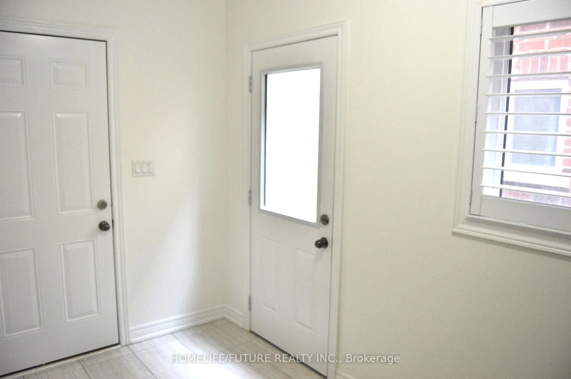 Photo 10 of Unit Bsmt, 283A Kenneth Cole Drive, Clarington, Bowmanville — HOMEH