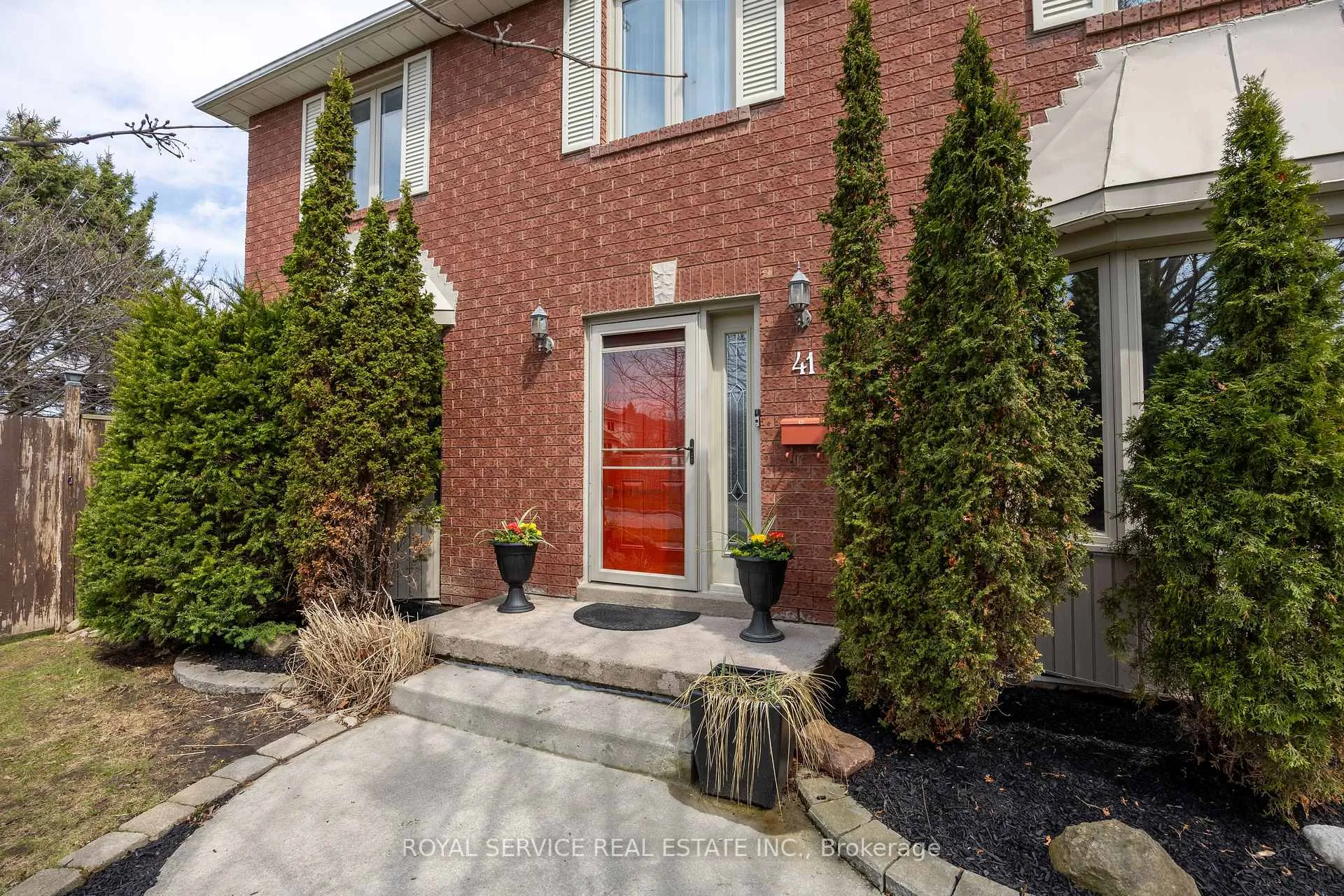 Photo 5 of 41 Apple Blossom Boulevard, Clarington, Bowmanville — HOMEH