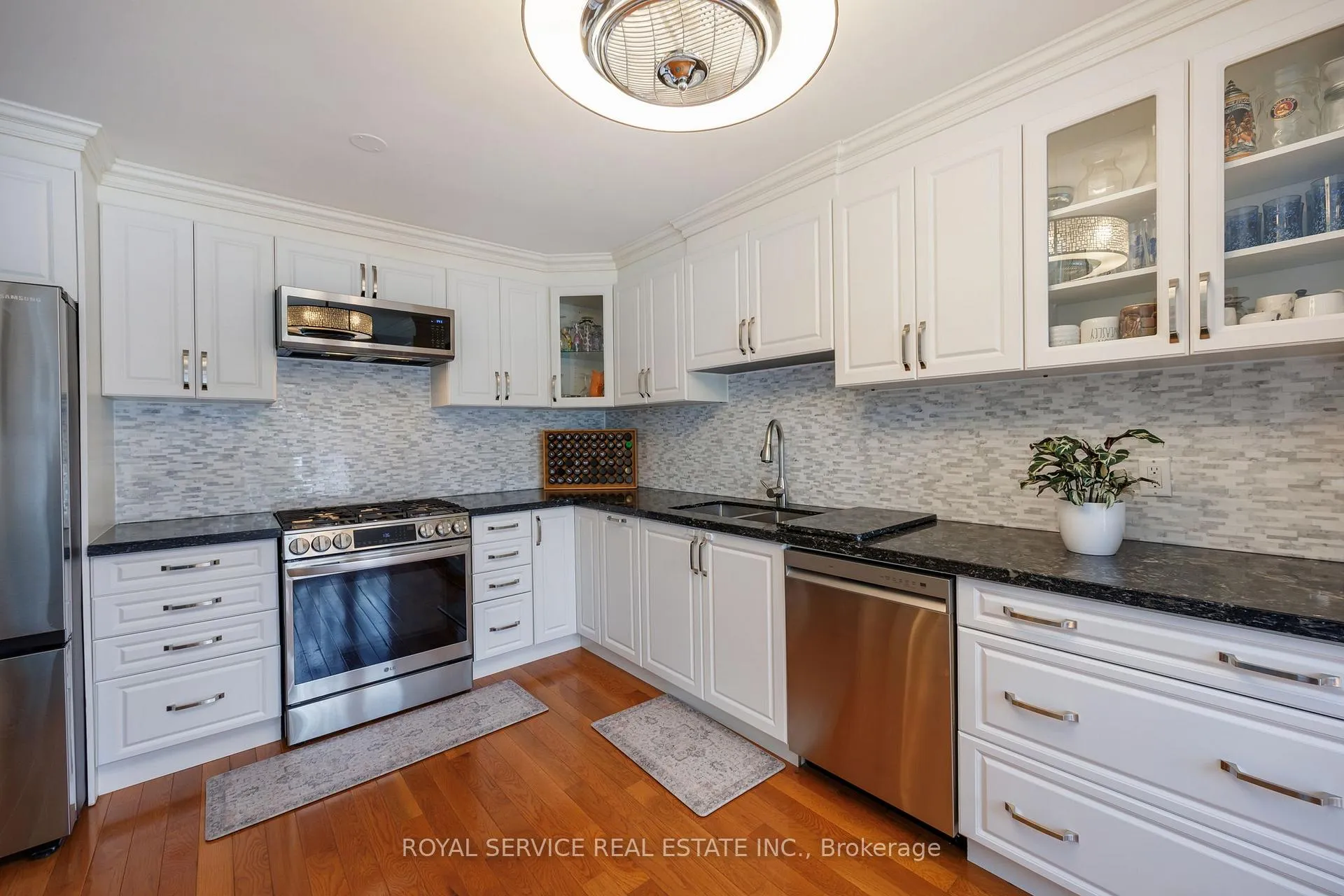 Photo 11 of 41 Apple Blossom Boulevard, Clarington, Bowmanville — HOMEH